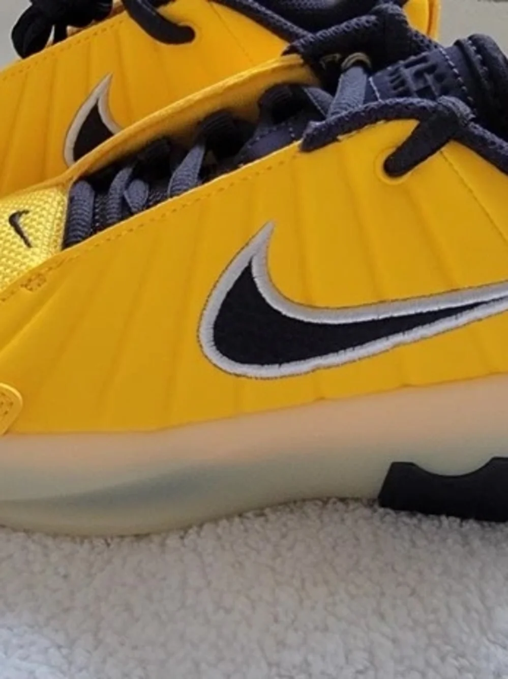 Nike Kids' Yellow & Navy Low-Top Sneakers Size 12C